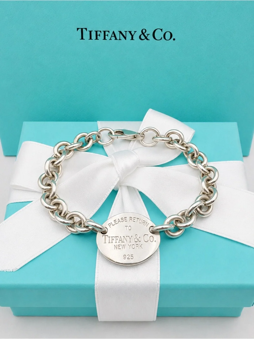 Tiffany & Co. Return to Tiffany Oval Tag Link Bracelet Sterling Silver Gift Box